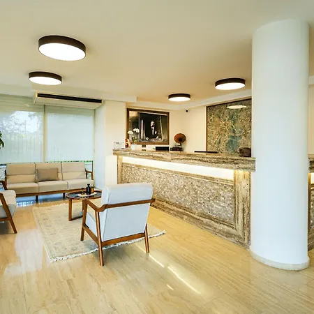 Exclusive & Отель