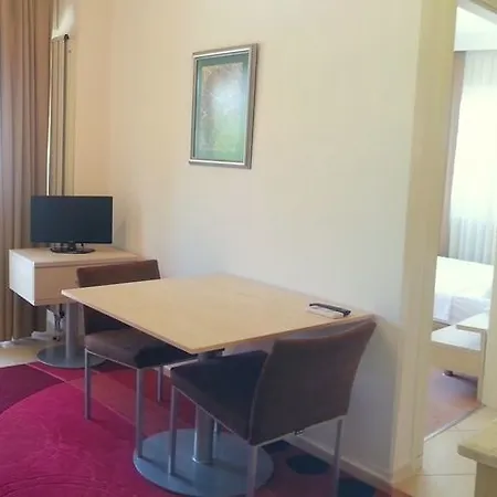 Hotel Exclusive & 3*