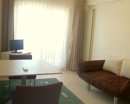 卡麦尔套房及酒店 Çeşme