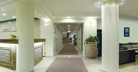 卡麦尔套房及酒店