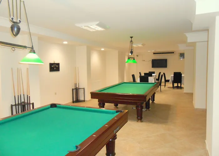 Exclusive & Отель