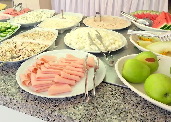 Отель Exclusive & Кешме