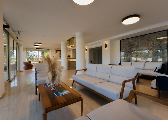 Exclusive & Отель